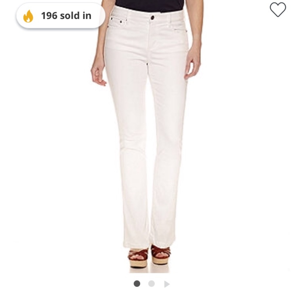 CLEARANCE!! St. John’s Bay White Skinny Jeans NWT